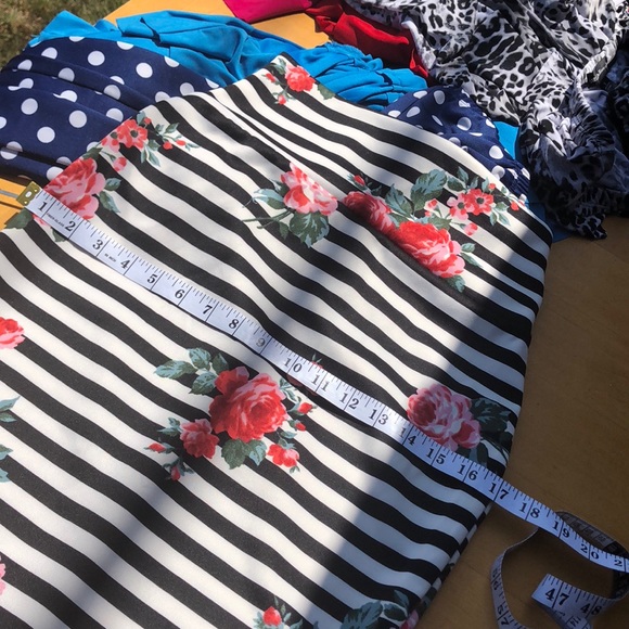 •‼️SOLD‼️•NWOT• Floral and stripe pencil skirt• - Picture 4 of 5